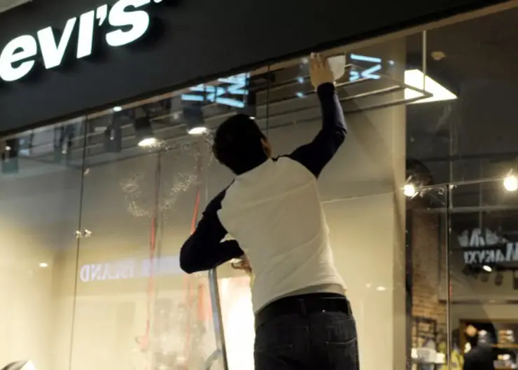 Торговая сеть Levi Strauss & Co покидает российский рынок