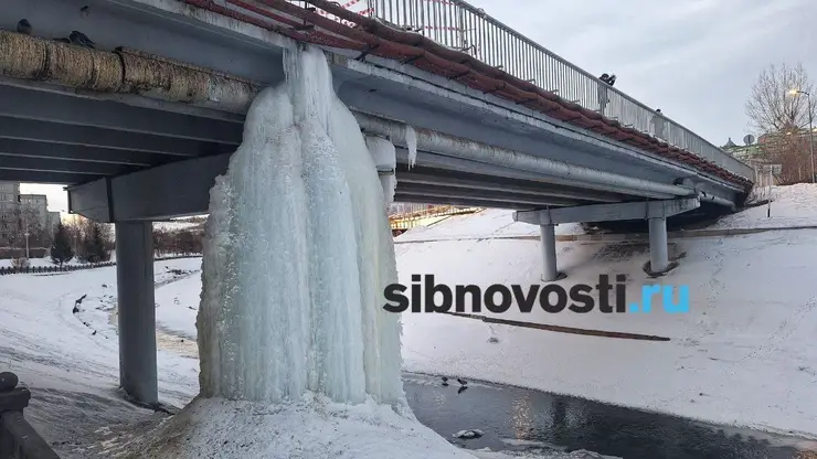 В Красноярске гигантская глыба, пугавшая горожан неделю, исчезла