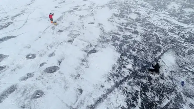 Поиски провалившейся под лед девочки завершились в Кузбассе