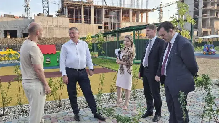 Марат Хуснуллин оценил новый детский сад в жилом комплексе «Универс» в Красноярске