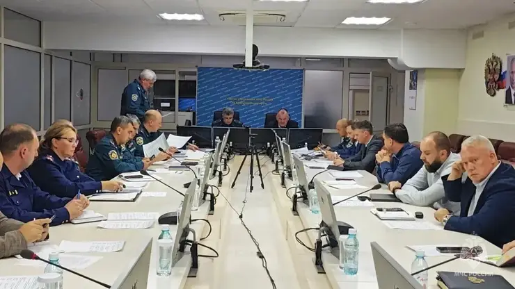 Оперштаб по ситуации с разливом топлива из резервуара на Таймыре провели в управлении МЧС по Красноярскому краю