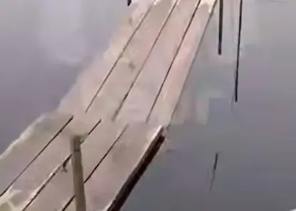 Из-за разлива реки затоплен поселок в Иркутской области