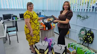 Волонтеры Богучанской ГЭС подарили школьникам «Чемодан добра»