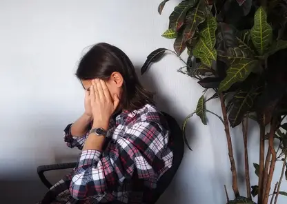 Врачи рассказали, как разорвать порочный круг боли и стресса при мигрени