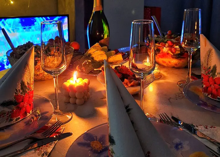 Красноярцам дали советы по восстанавлению водно-солевого баланса после застолья