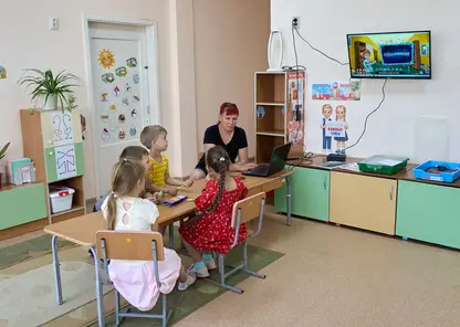 В Кодинске у дошколят появилась своя лаборатория — с роботами и микроскопами