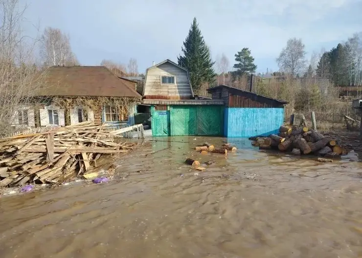 Два поселка эвакуируют в Якутии из-за подъема уровня воды в Лене