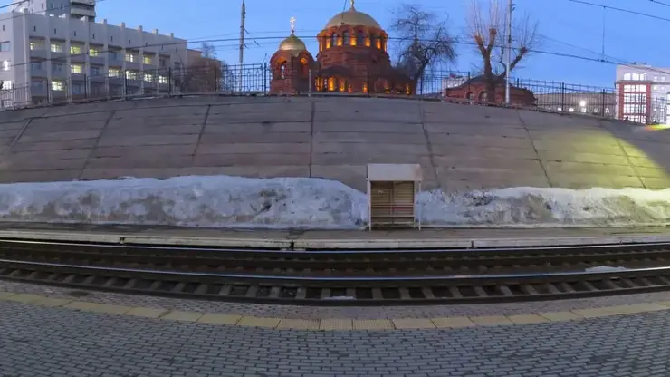Женщина попала под поезд в Новосибирске