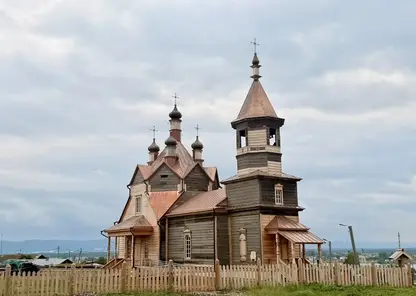 Деревянная церковь с уникальной настенной росписью открылась после реставрации в деревне Барабаново