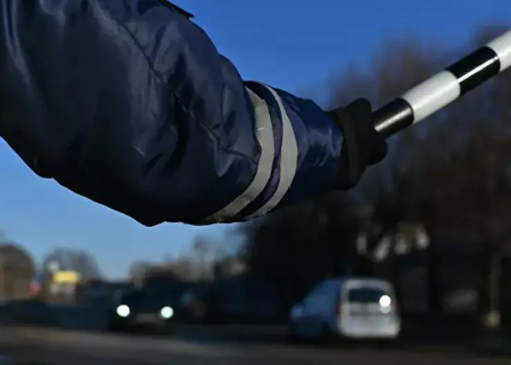 В Красноярске 20-летний водитель мопеда отпраздновал день рождения в отделе полиции