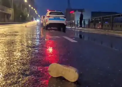 В центре Красноярска пьяный водитель без прав насмерть сбил мужчину и скрылся с места ДТП