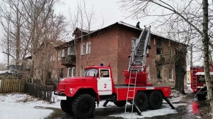 В Красноярске полицейский спас мужчину из огня