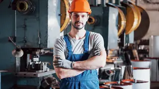 В Омской области вырос спрос на сварщиков, курьеров и слесарей: сколько им платят? В Омской области вырос спрос на сварщиков, курьеров и слесарей: сколько им платят?