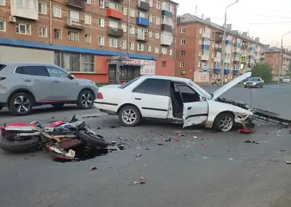 Молодой мотоциклист погиб после столкновения с легковушкой в Канске
