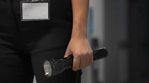 В Абакане поймали вора, обокравшего школьный кабинет: добычу он спрятал в овраге, но она оттуда пропала