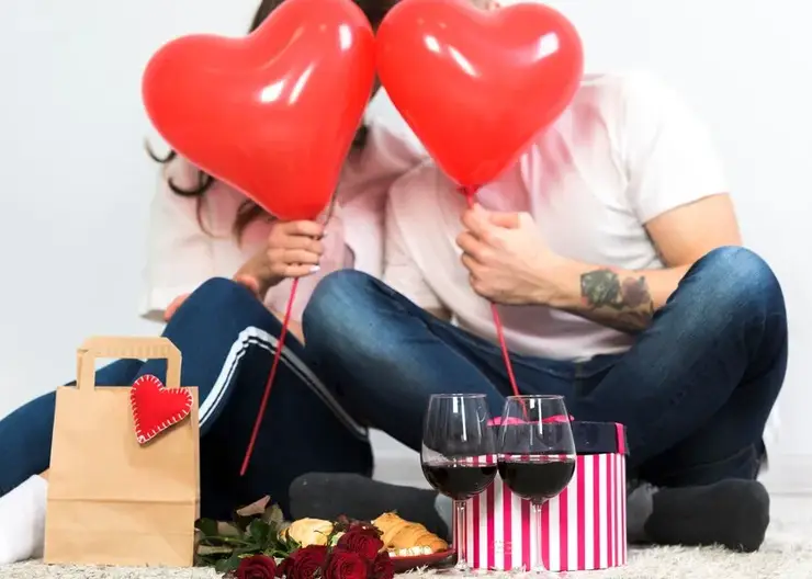 Парные щетки, вибромассажер и экскурсия на пивоварню. Идеи нетипичных подарков на 14 февраля для красноярцев