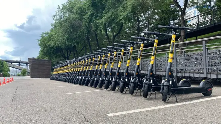 Красноярцы предложили ввести «права» на электросамокаты и разделение потоков движения