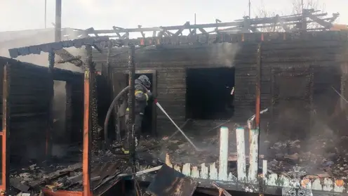 Два человека пострадали при пожарах в Красноярском крае за сутки