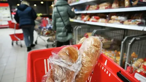 В магазине Красноярска покупателю запретили вход с коляской. Это законно?