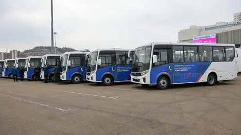 Губернатор Красноярского края передал в 22 территории 112 автобусов