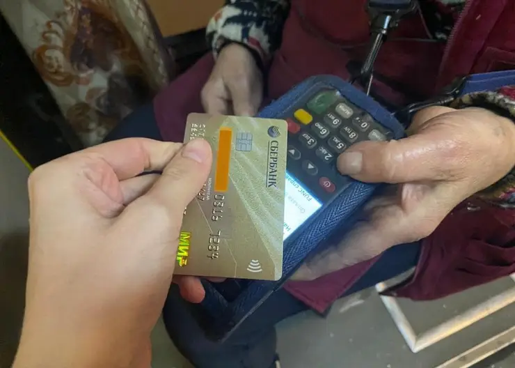 В четырёх красноярских автобусах проверяющие не смогли расплатиться картой