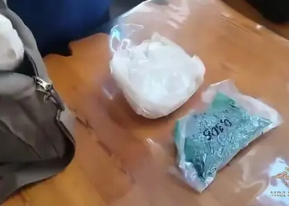 Мужчина за 500 долларов доставлял крупные партии наркотиков из Алтая и Новосибирска в Красноярск