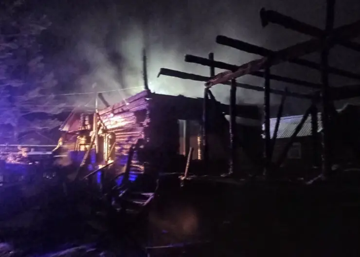 В Бурятии в курортном поселке огнеборцы более четырех часов тушили пожар