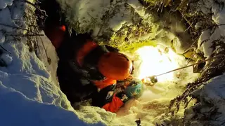 Спасатели обследовали 15-метровую пещеру в Красноярском крае в поисках пропавшей семьи Усольцевых