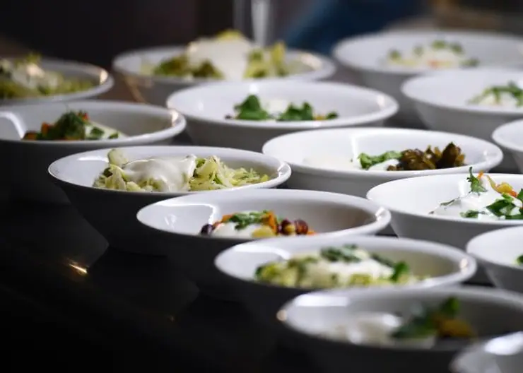 В Красноярске контролируют организацию горячего питания