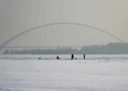 Рыбаки оказались заблокированы на льду в Канском округе Красноярского края