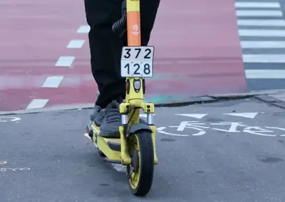 Устанавливать номера на электросамокаты предложили в России