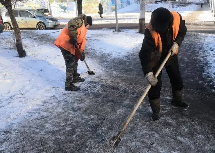 Гололед и колея. Погодные качели негативно сказываются на дорогах в Красноярске