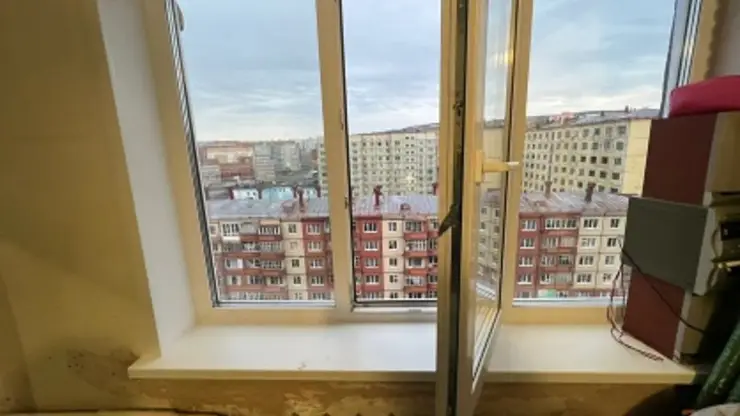 В Норильске из окна 9 этажа выпал годовалый ребёнок