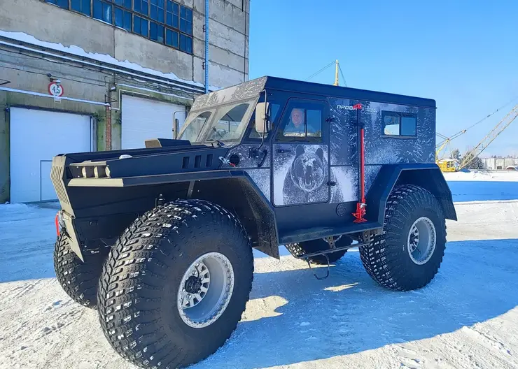 Богучанская ГЭС инвестирует в безопасность: новый вездеход для надежной работы гидросооружений