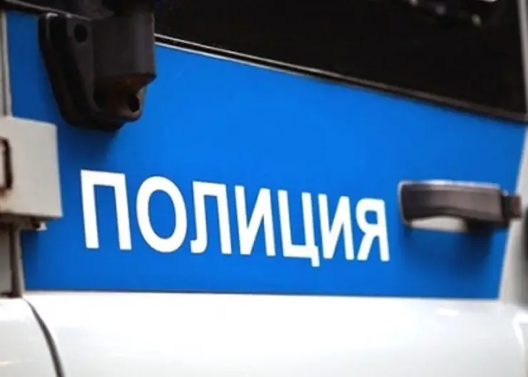 В Красноярске задержали полицейского с поддельными свидетельством о регистрации автомобиля и номерами