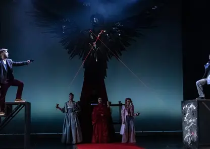 Рейв на сцене: в Красноярске прошла премьера технодрамы «Герой нашего времени»