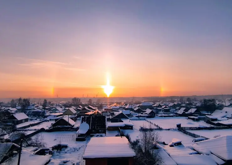 В Красноярском крае жители Лесосибирска запечатлели удивительное явление гало