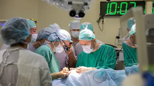 Нейрохирурги в Красноярске впервые провели операцию по восстановлению мимики лица