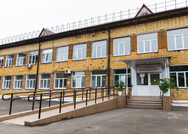 «Никто ему руки не вывернул»: травившая ребенка-аутиста учительница рассказала свою версию