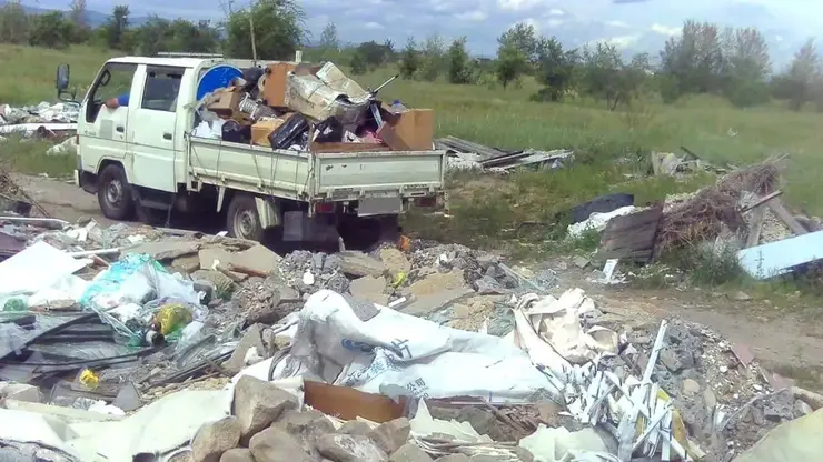 Фотоловушка в пригороде Читы зафиксировала 21 случай незаконного сброса мусора