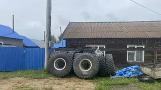 Двое приятелей украли тяжёлые колёса спецтехники стоимостью 1,4 млн рублей в Красноярском крае