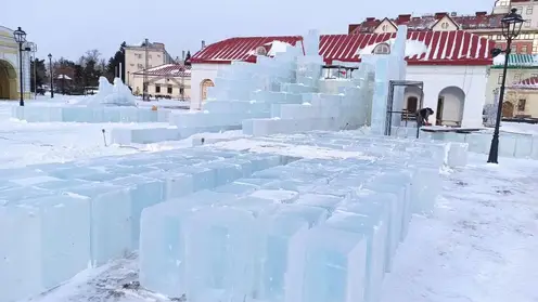 Ледовый городок начали возводить на территории Омской крепости