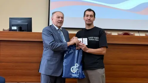 Машиностроители стали почётными донорами