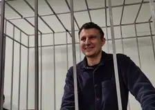 Депутата Глискова увезли на скорой помощи из зала суда в Красноярске