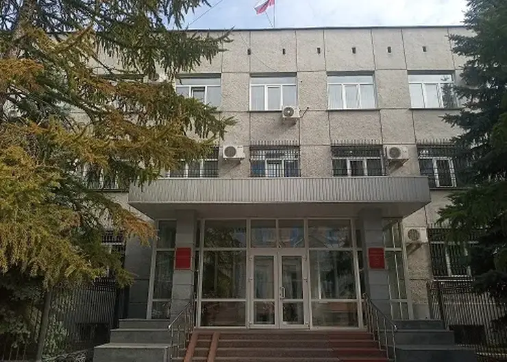 В Омске суд приговорил к 3,5 годам колонии скрывавшуюся 18 лет мошенницу