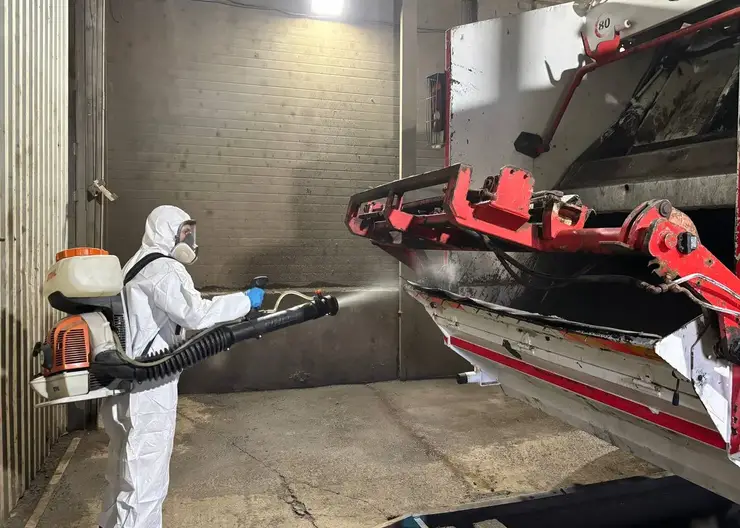 Региональный оператор показал, как происходит дезинфекция мусоровозов