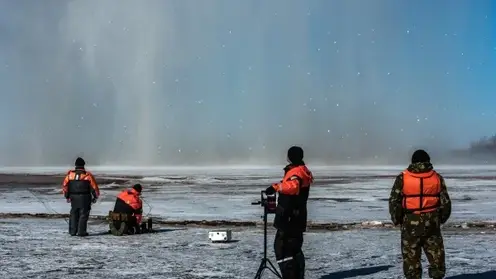 Уровень воды резко поднялся в районе поселка Курагино из-за вскрытия реки Туба