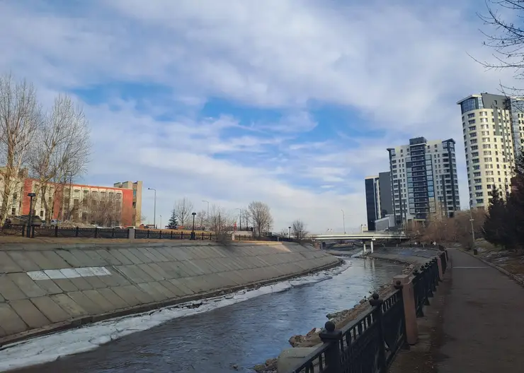 Дождливую и теплую погоду прогнозируют 2 апреля в Красноярске