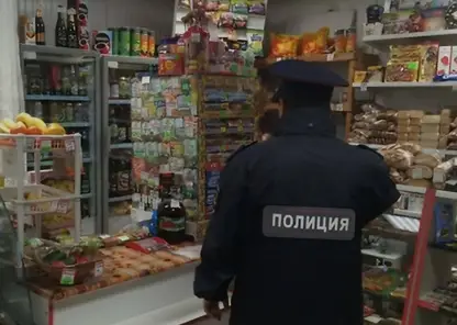 Продавщица продуктового магазина в забайкальском поселке вырвала у грабителя ружье и смогла сорвать его маску