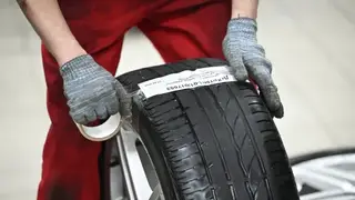 Житель Красноярского края заказал запчасть за тысячу, а потом заплатил еще 10 тысяч за её возврат